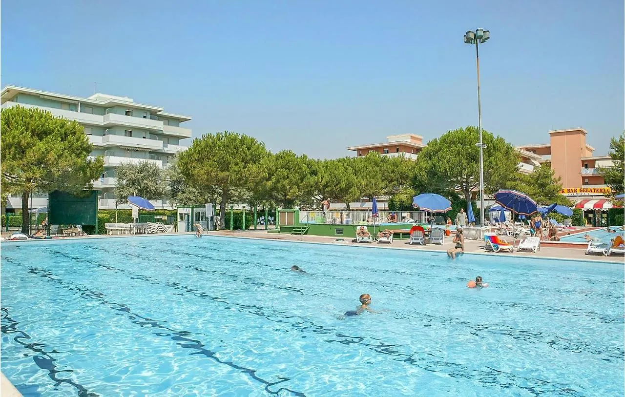 3 Bedroom Gorgeous Apartment In Bibione 0*,