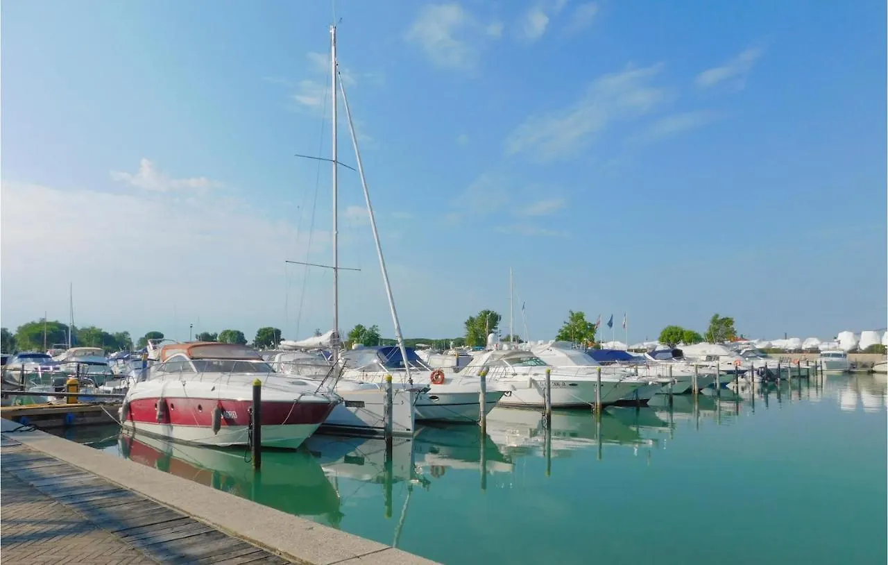 3 Bedroom Gorgeous Apartment In Bibione 0*,  Italië
